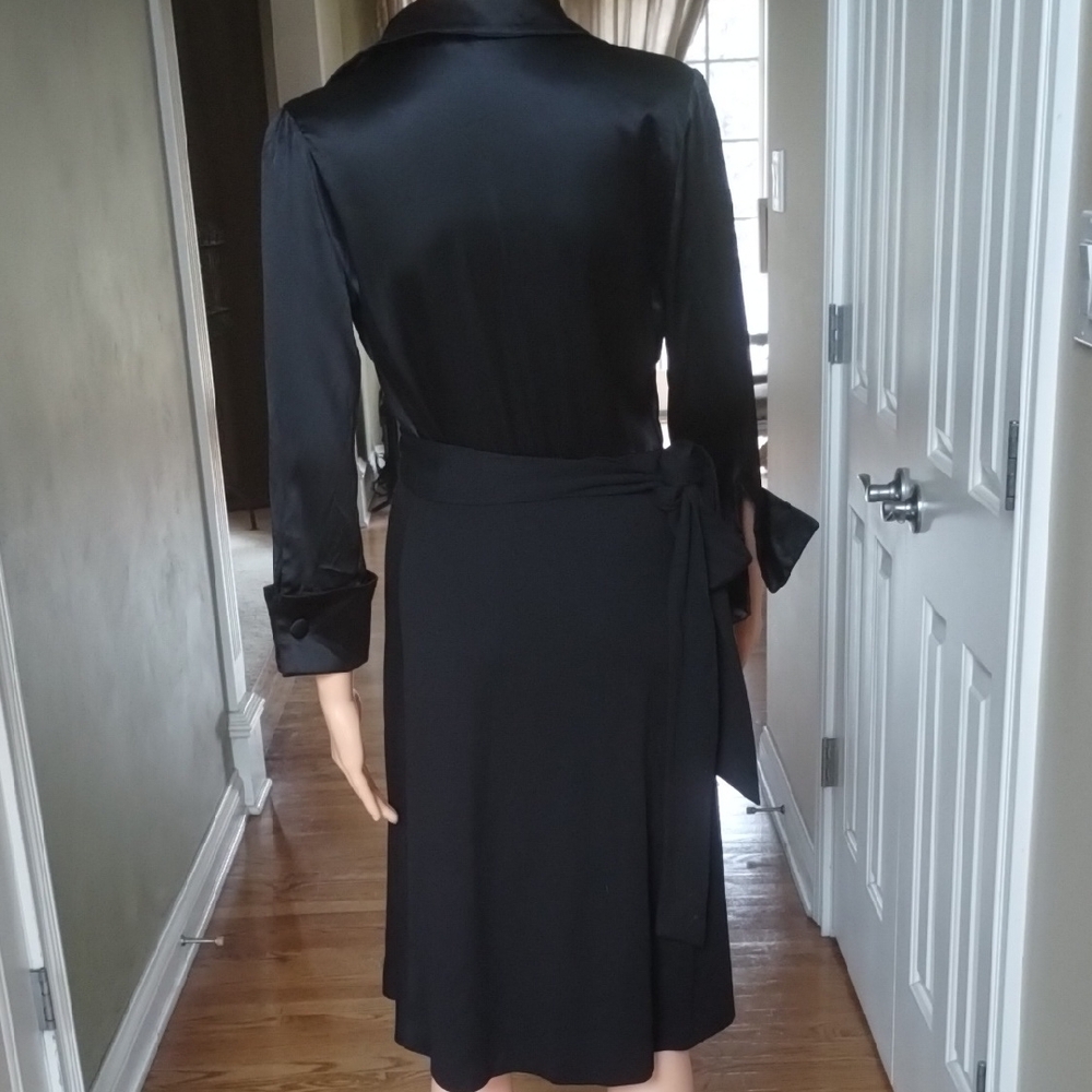 Elegant/Classic Diane Von Furstenberg Black Wrap Dress - Picture 9 of 13